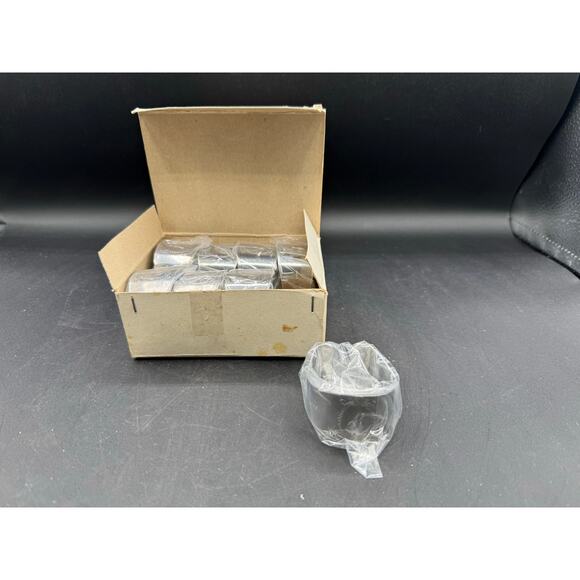 Vintage Royal Rose Napkin Ring Set of 8 – New in Box - Picture 7 of 7